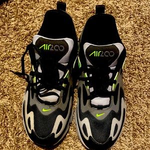 Black & green Nike Sneakers 6Y AIR200